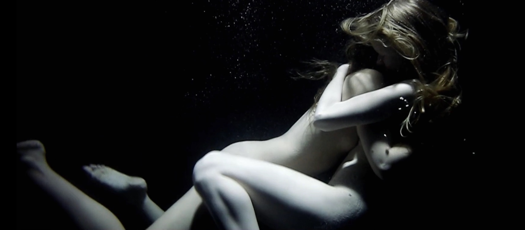 <h3>Som engle vi falder</h3>