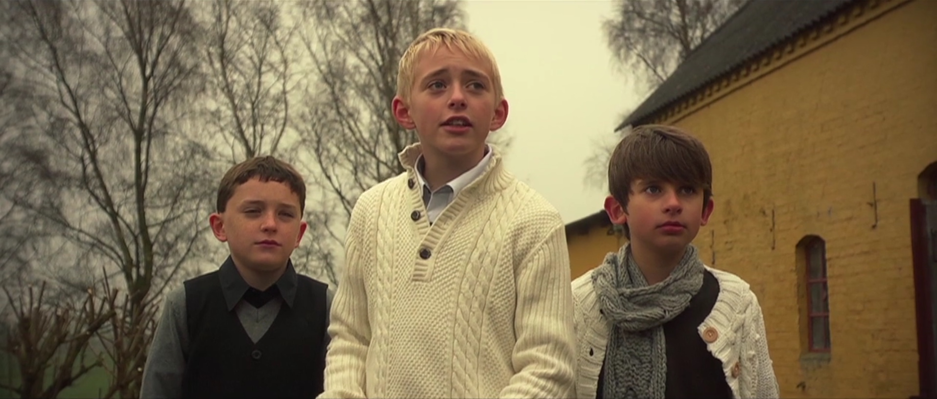 <h3>Mens verden venter</h3>